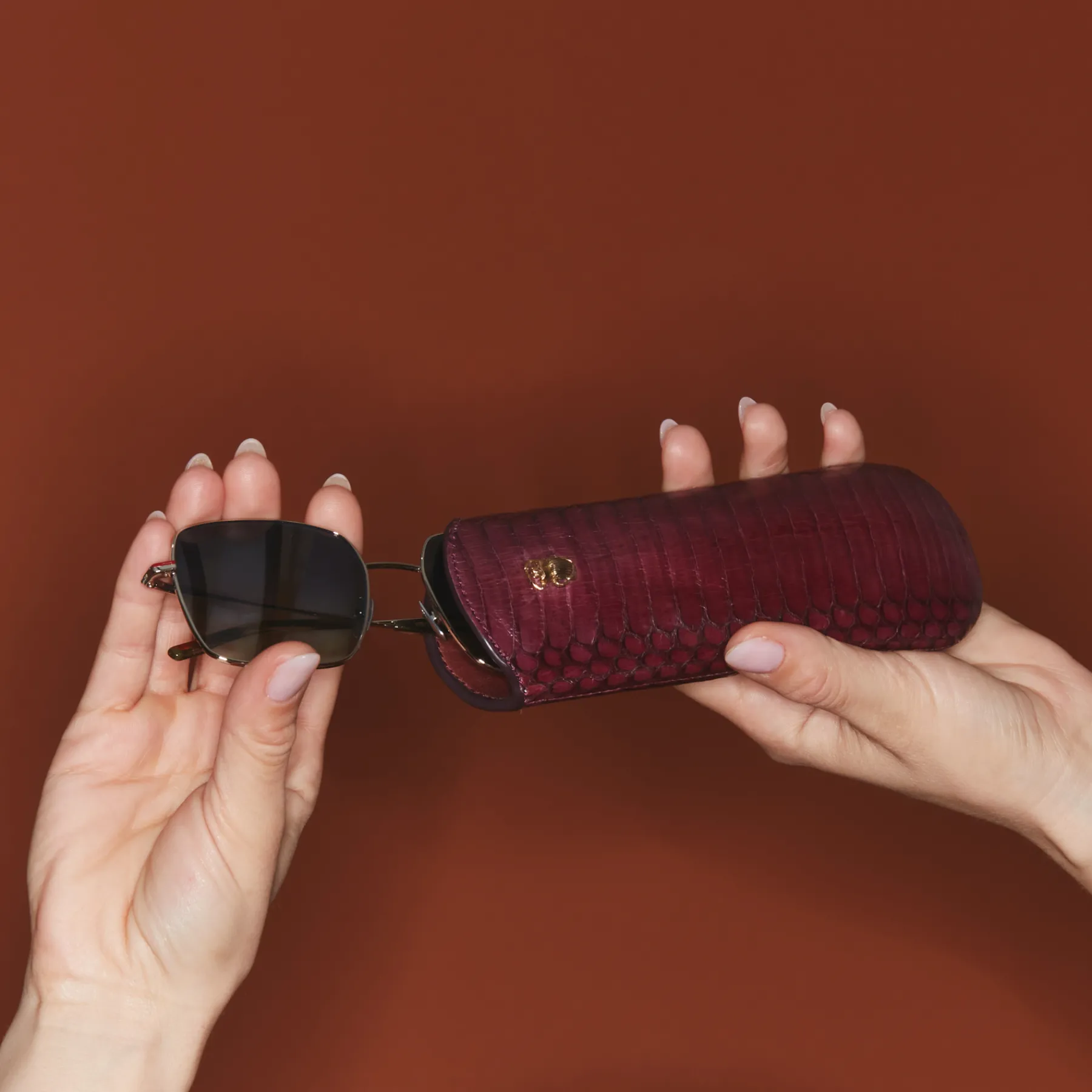 Fashion Claris Virot Maya Case Hot Wine Cobra